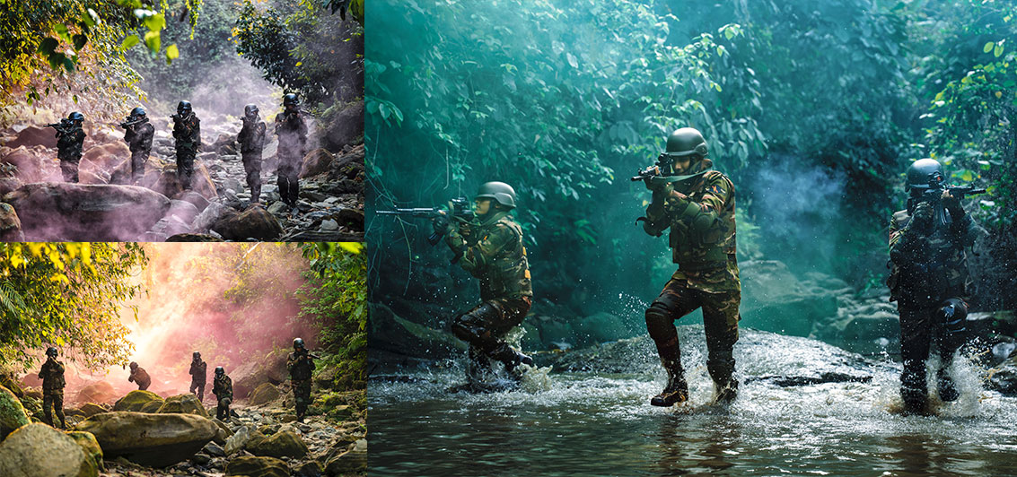 soldiers-advancing-through-a-jungle-stream-during-a-tactical-operation--40045969.jpg